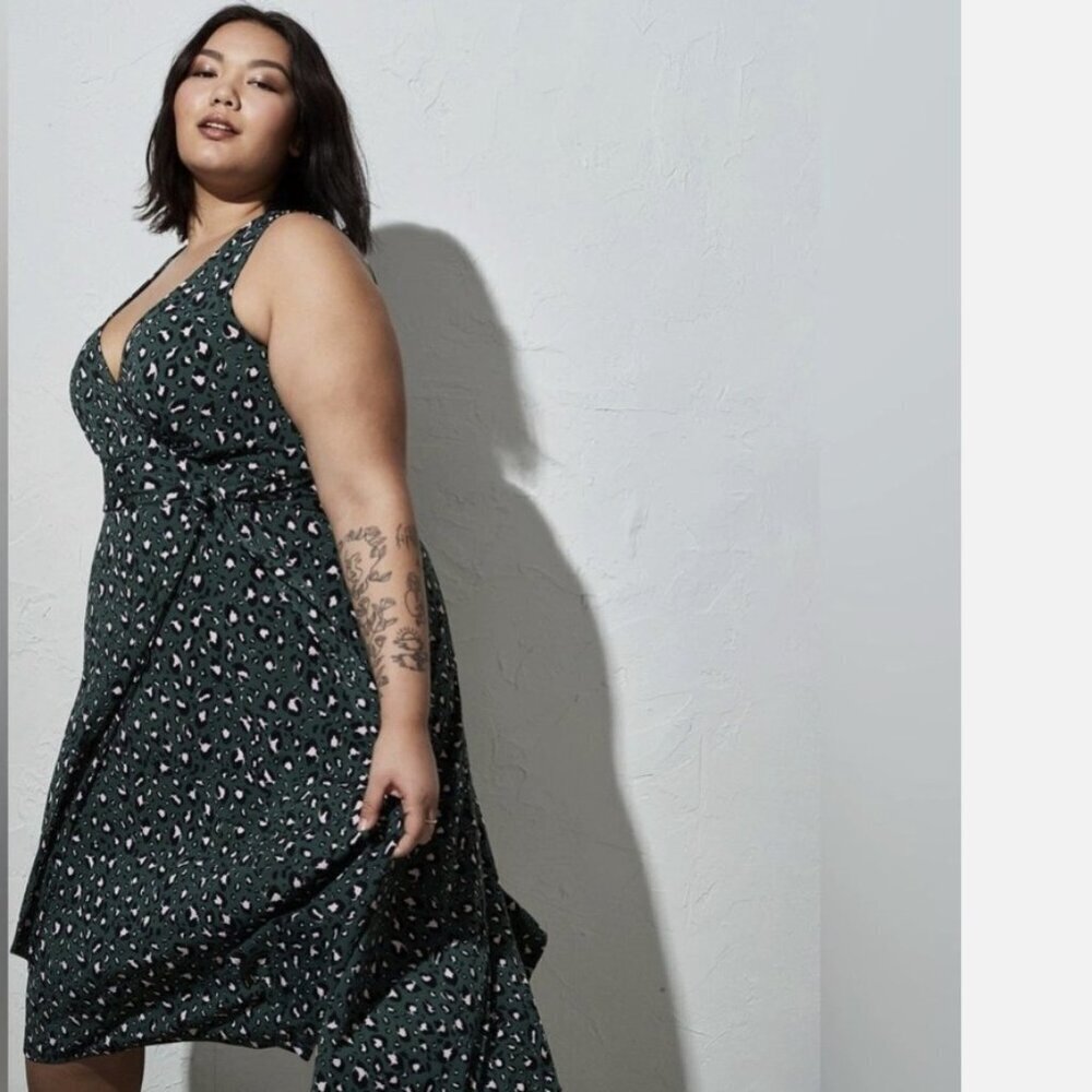 Torrid Studio Knit Wrap Dress Stretch Hi-Lo Glam Green Leopard 00 (US 10) Glam - Picture 5 of 15